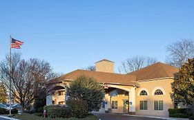 Days Inn & Suites By Wyndham Cherry Hill - Philadelphia
